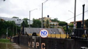 Obras Públicas cerrará por una hora el puente flotante sobre el Río Ozama