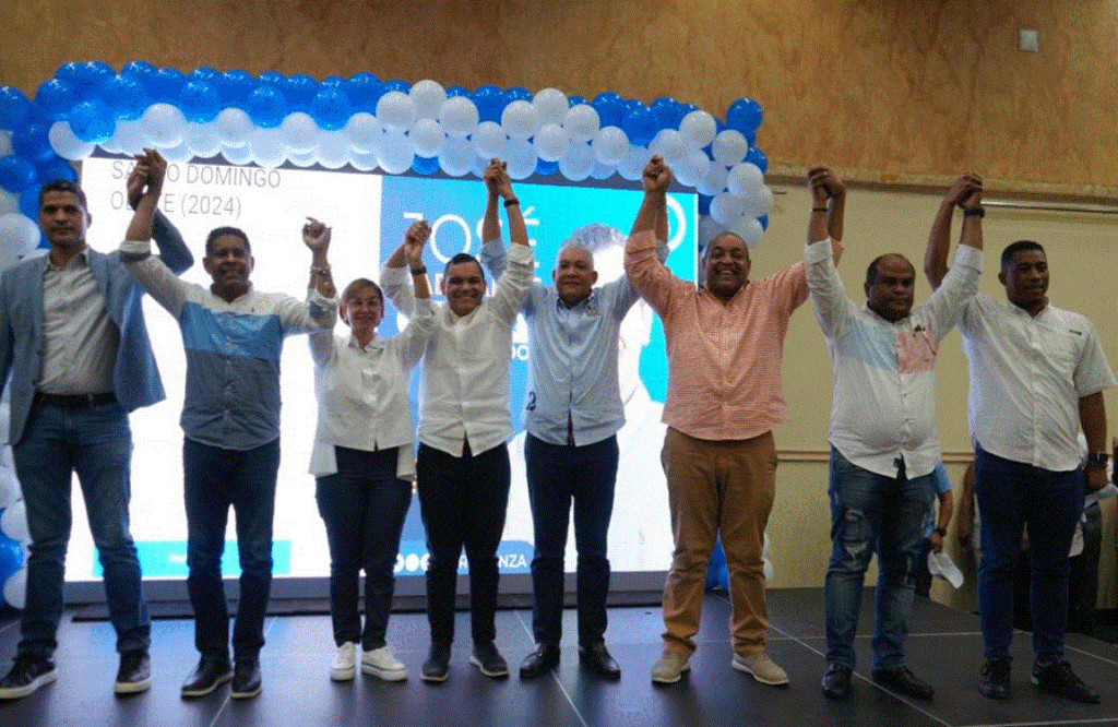 José Radhamés González lanza candidatura a regidor por SDO; juramenta a su equipo político 3 RADHAME GONZALES 1 José Radhamés González lanza candidatura a regidor por SDO; juramenta a su equipo político