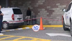 Confirman mujer murió tras lanzarse desde el cuarto piso de plaza comercial