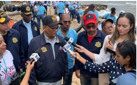 Migración apresa 146 haitianos invadían terrenos en Barahona 3 VENANCIO ALCANTARA 5 Migración apresa 146 haitianos invadían terrenos en Barahona