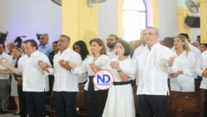 Luis Abinader participa misa en memoria fallecidos explosión SC 