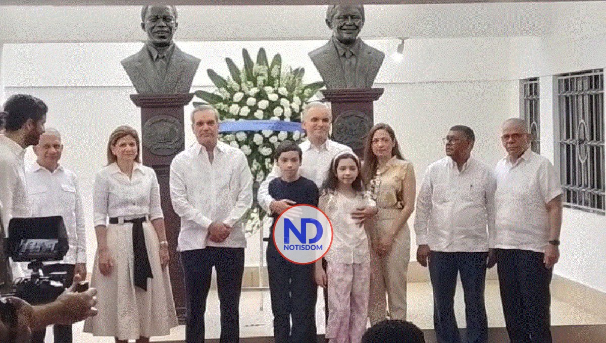 Presidente asiste misa por 7 años de la muerte de Hatuey Decamps