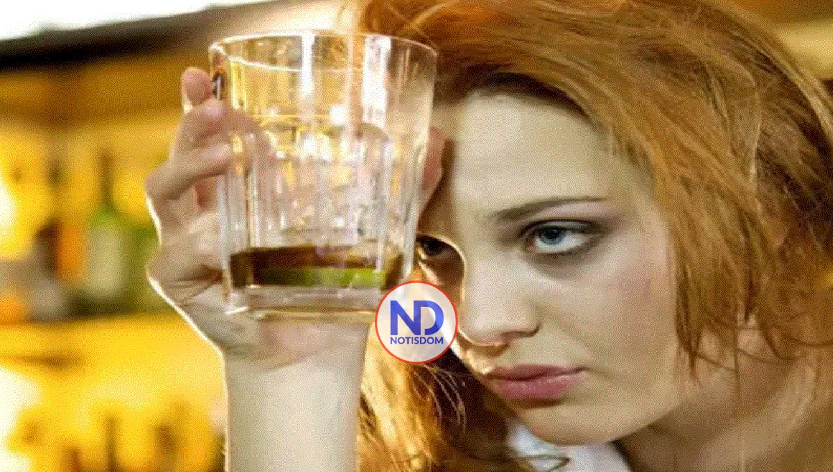 El consumo de alcohol durante la menopausia puede elevar el riesgo de enfermedades graves