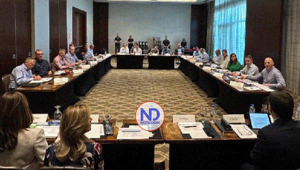 AMCHAMDR celebra encuentro con altos oficiales militares de EU