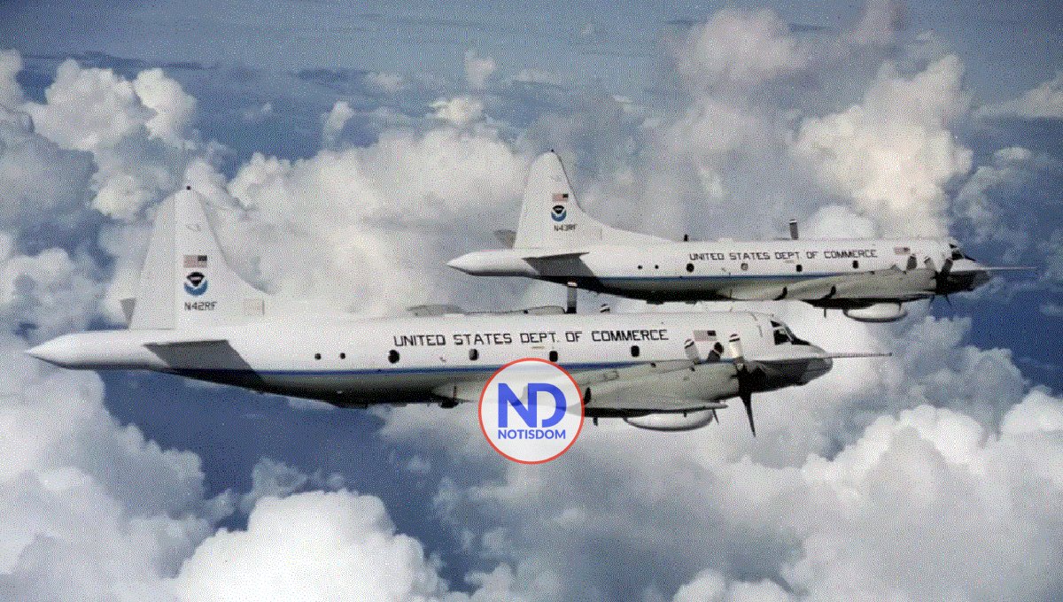 Avión caza huracanes investiga a Franklin; se moviliza a 11 kph 2 Avión caza huracanes investiga a Franklin; se moviliza a 11 kph