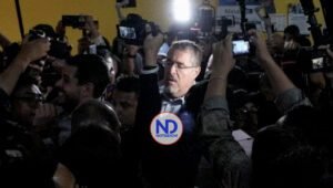 Bernardo Arévalo, de izquierda, será nuevo presidente Guatemala