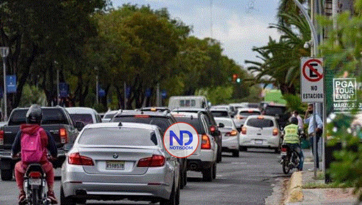 Vehículos deberán transitar con dos placas a partir del 2024