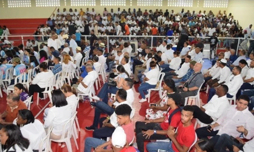 Presidente inaugura hospital en Verón y polideportivo en Higuey 4 CELEBRACION 1 Presidente inaugura hospital en Verón y polideportivo en Higuey