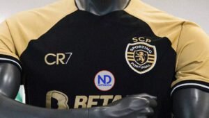 Cristiano es homenajeado en la nueva equipación del Sporting de Portugal