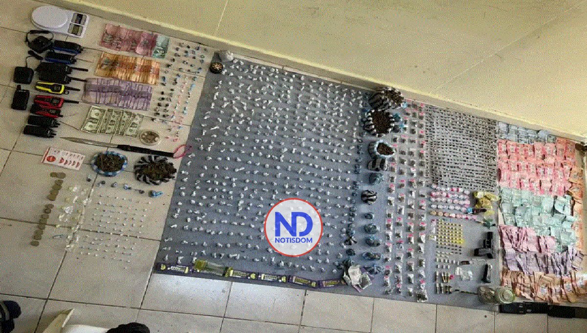 Arrestan cinco, ocupan drogas, arma de fuego y dinero en allanamientos en Verón