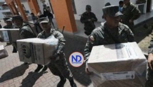 Los ecuatorianos acuden este domingo a urnas tras una campaña violenta