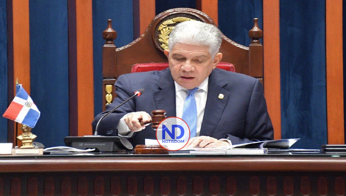 Con la oposición en contra, senadores aprueban dos préstamos por US$390 MM