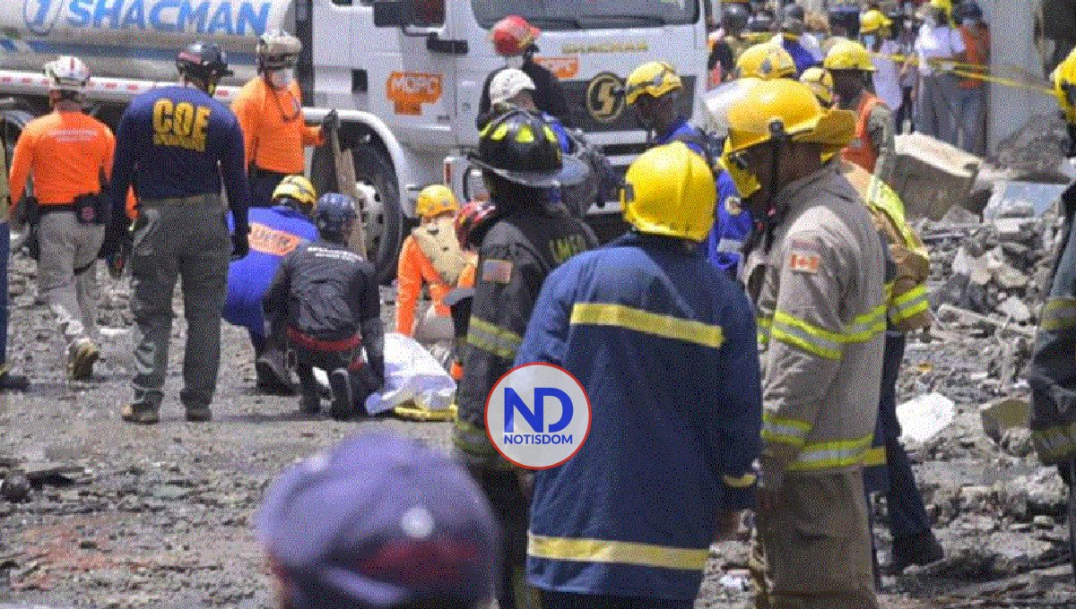 Sacan de los escombros el cuerpo quemado de otra víctima en SC