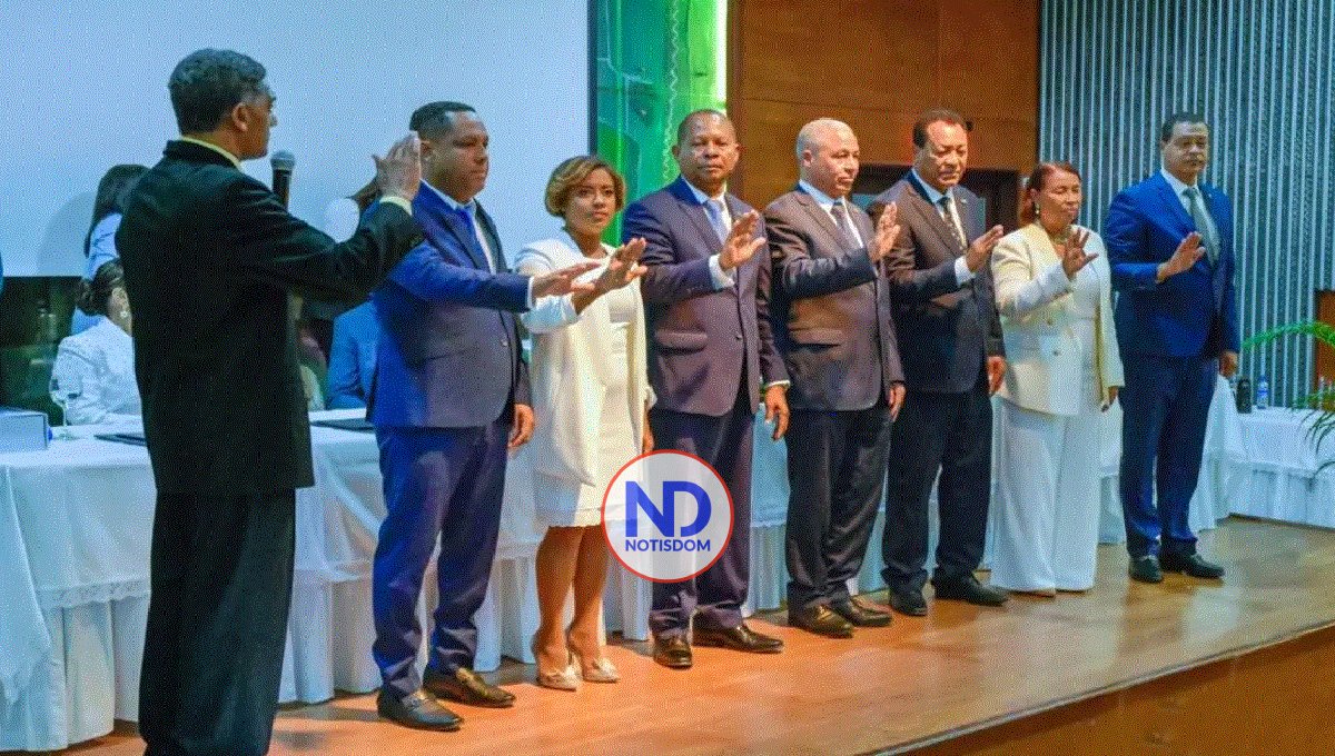 Juramentan al agrimensor Juan Antonio Villar como presidente del CODIA 2 Juramentan al agrimensor Juan Antonio Villar como presidente del CODIA