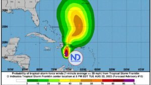 Centro de tormenta Franklin a 190 km al suroeste de Santo Domingo