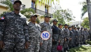 Cambiarán uniforme de la Policía; vestirán de azul y su lema será “Proteger y Servir”