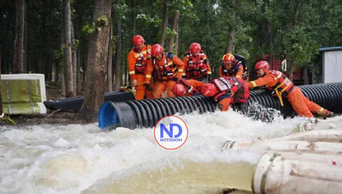 33 muertos y 18 desaparecidos tras las inundaciones en Pekín