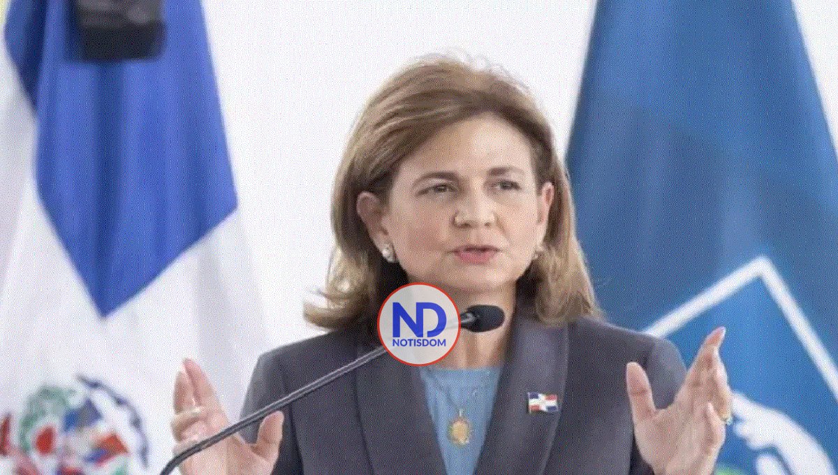 Helicóptero en que se desplazaba Raquel Peña aterriza por precaución 2 Helicóptero en que se desplazaba Raquel Peña aterriza por precaución