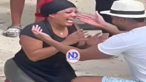 Fanática es sorprendida por Romeo Santos