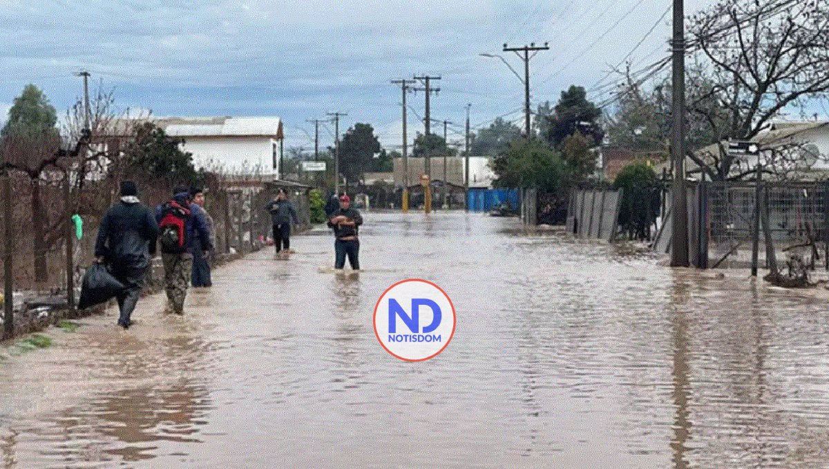 Dos fallecidos y 30,000 personas aisladas por lluvias en Chile 2 Dos fallecidos y 30,000 personas aisladas por lluvias en Chile