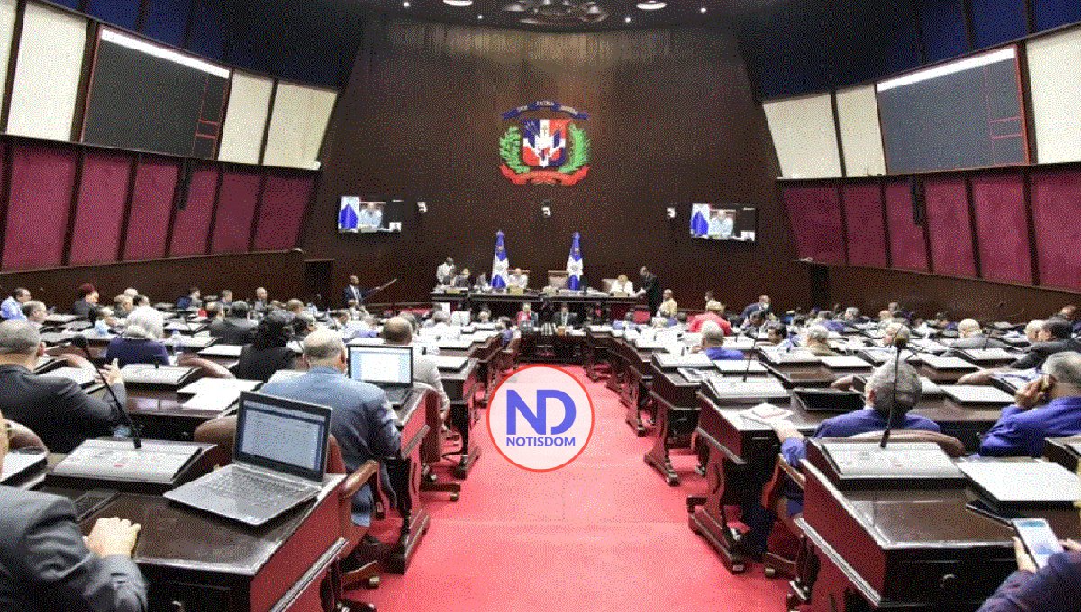 Diputados discuten donar RD$10,000 de su salario para ayudar afectados San Cristóbal 2 Diputados discuten donar RD$10,000 de su salario para ayudar afectados San Cristóbal