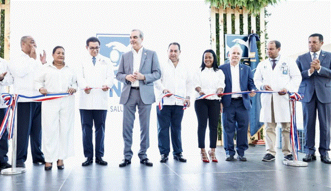 abinader 662 Presidente entrega en SDO unidad materno infantil “Marcelino Vélez”