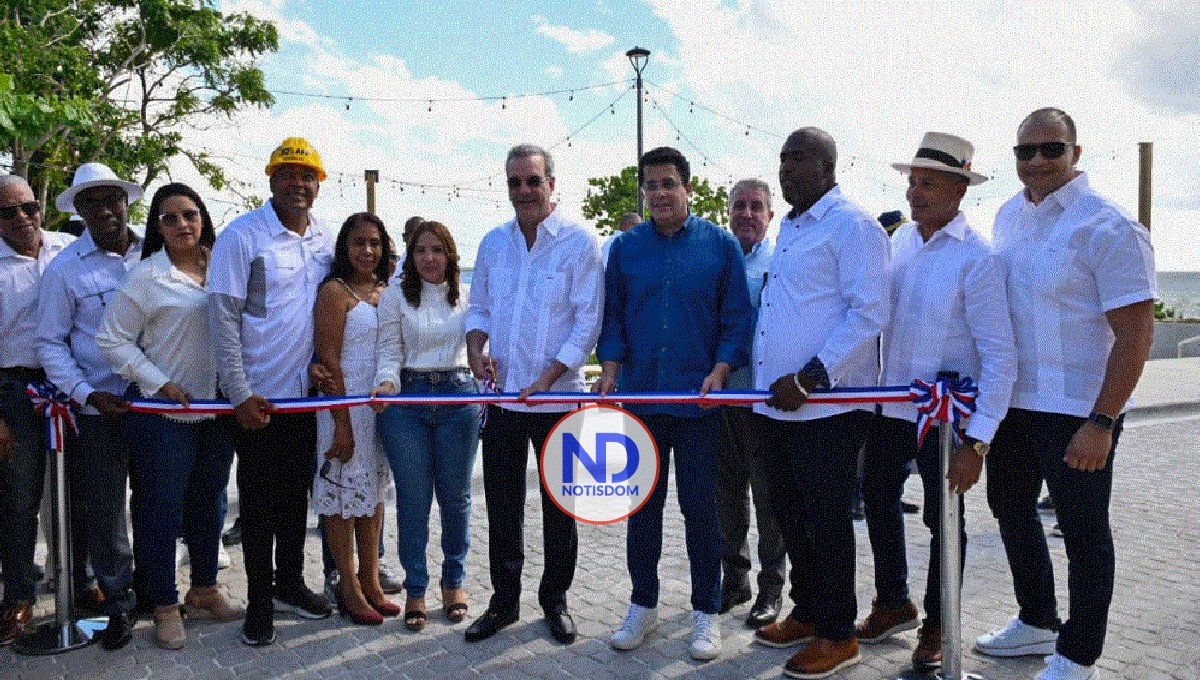 Presidente y Ministro inauguran malecón La Caleta, en La Romana
