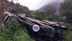 Al menos 24 fallecidos tras caída de autobús a un abismo en Perú