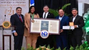 Consulado Dominicano en PR felicita joven galardonada en Premio Sister Isolina Ferré