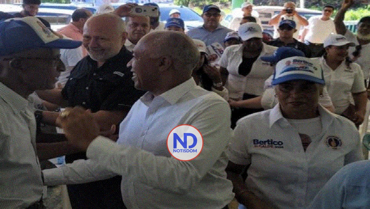 Bertico Santana recibe apoyo de dirigentes en Región 3-A en SDE