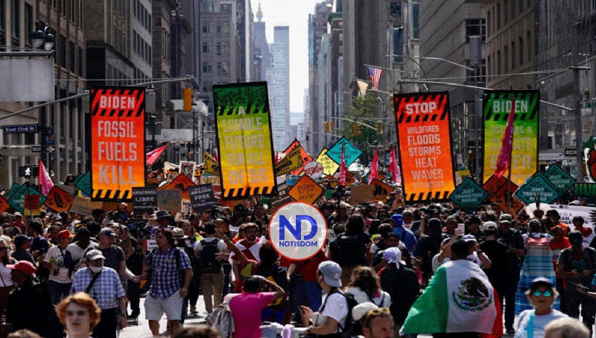 Decenas de miles protestan previo a la cumbre climática