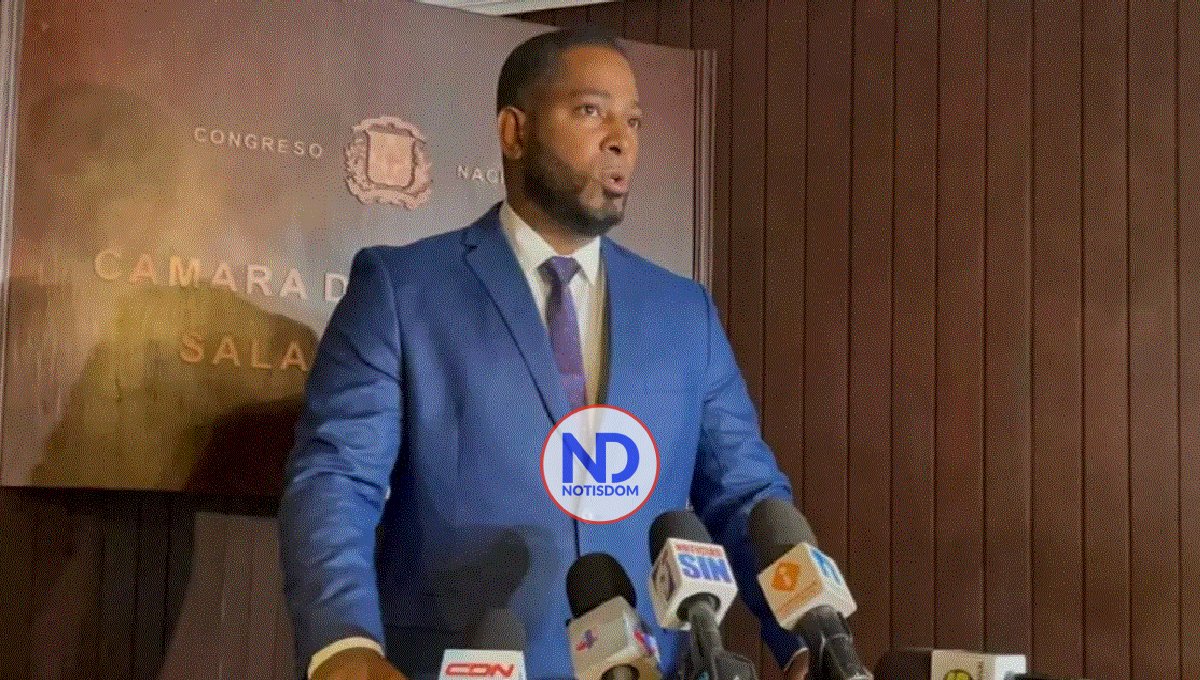 Trasladan a hospital al diputado Edwin Mejía tras accidente