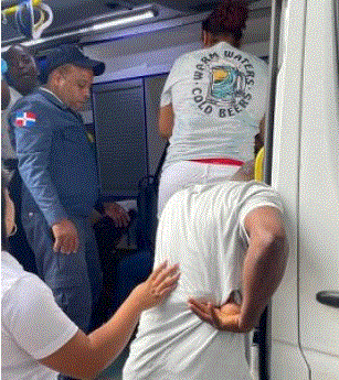 GUARDIAS 15 2 Suspenden línea 1 Metro Santo Domingo tras choque de trenes