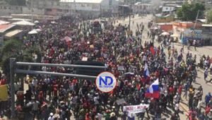 Centenares de haitianos protestan y exigen dimisión Primer Ministro