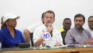 Ministro en sesión permanente con comerciantes de la frontera