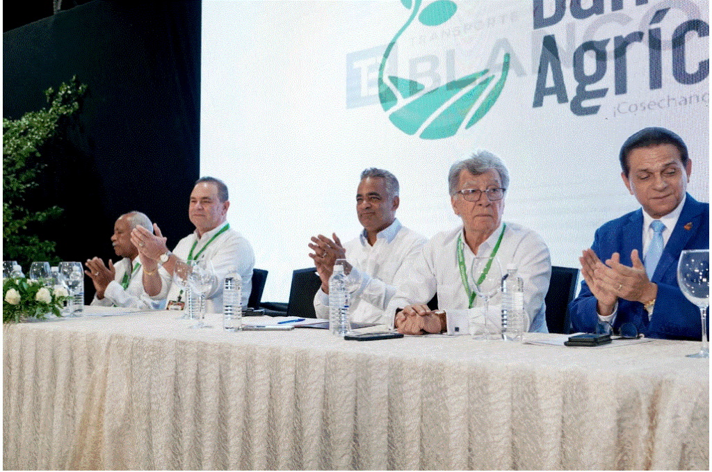 JOEL SANTOS 10 Joel Santos destaca que el sector agropecuario es un importante soporte del turismo en el país