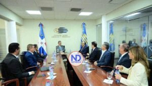 Leonel Fernández se reúne en Funglode con comisión Conep