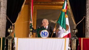 López Obrador encabeza Grito de Independencia de México