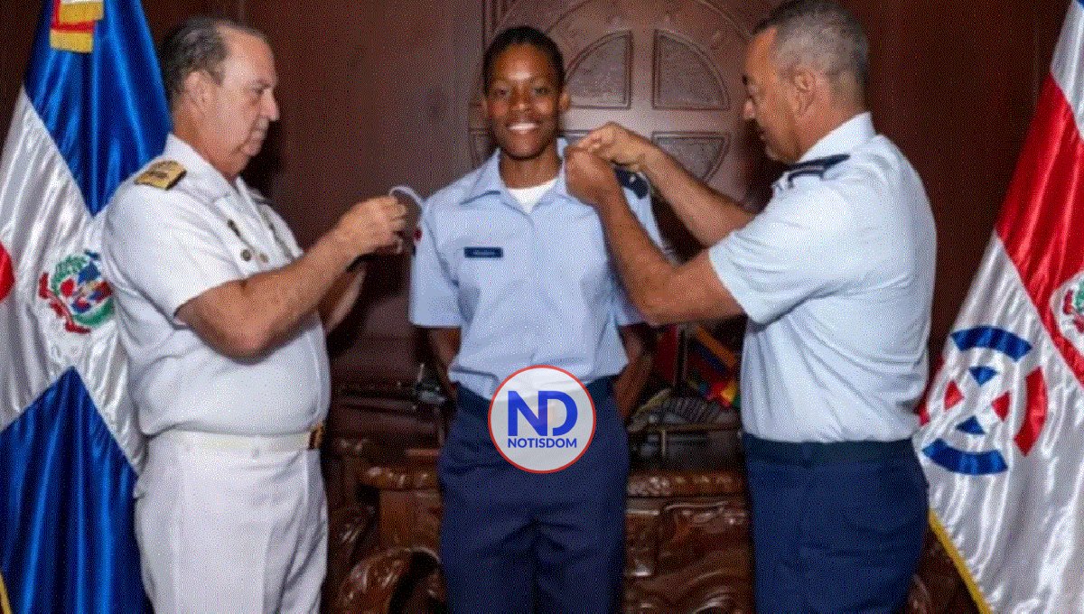 Condecoran y ascienden a Segundo Teniente Marileidy Paulino