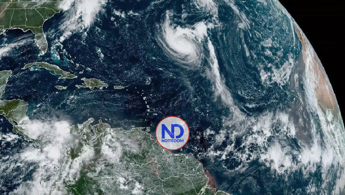 El huracán Nigel sube a categoría 2 al este de Bermudas