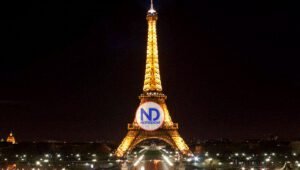 La Torre Eiffel se apagará esta noche por víctimas de Marruecos