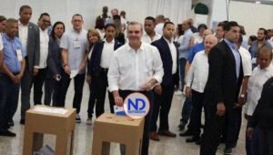 Presidente dominicano Abinader gana ampliamente primarias PRM