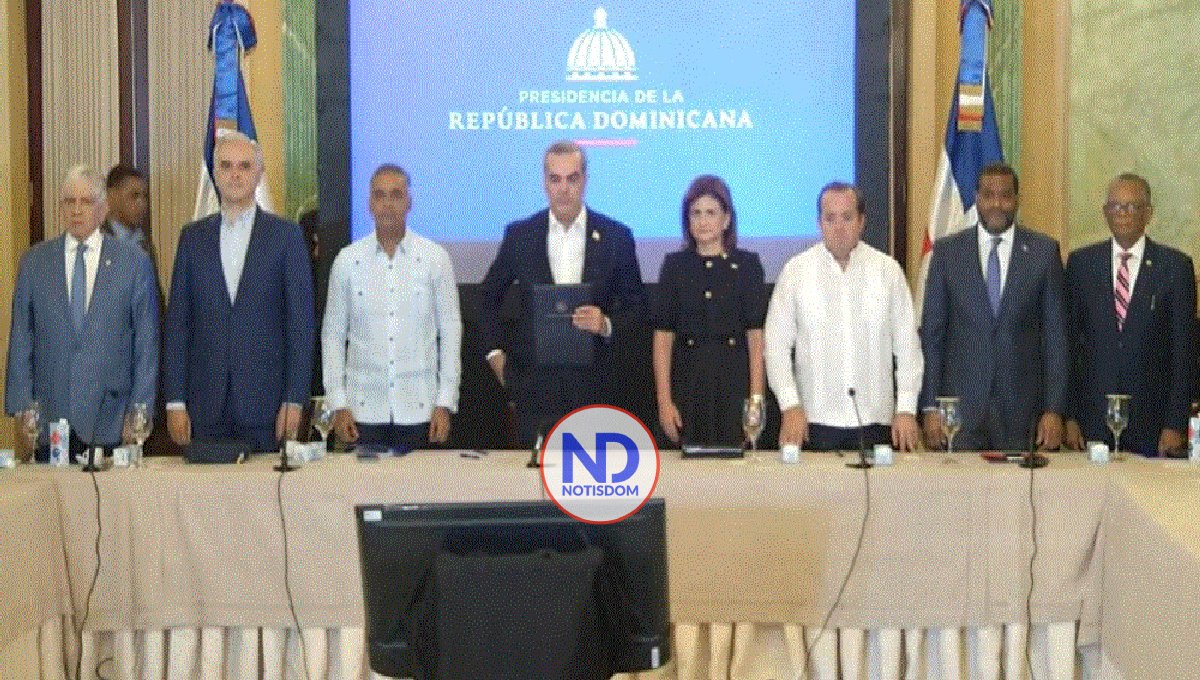 Abinader y 28 partidos firman un pacto para lidiar con crisis Haití