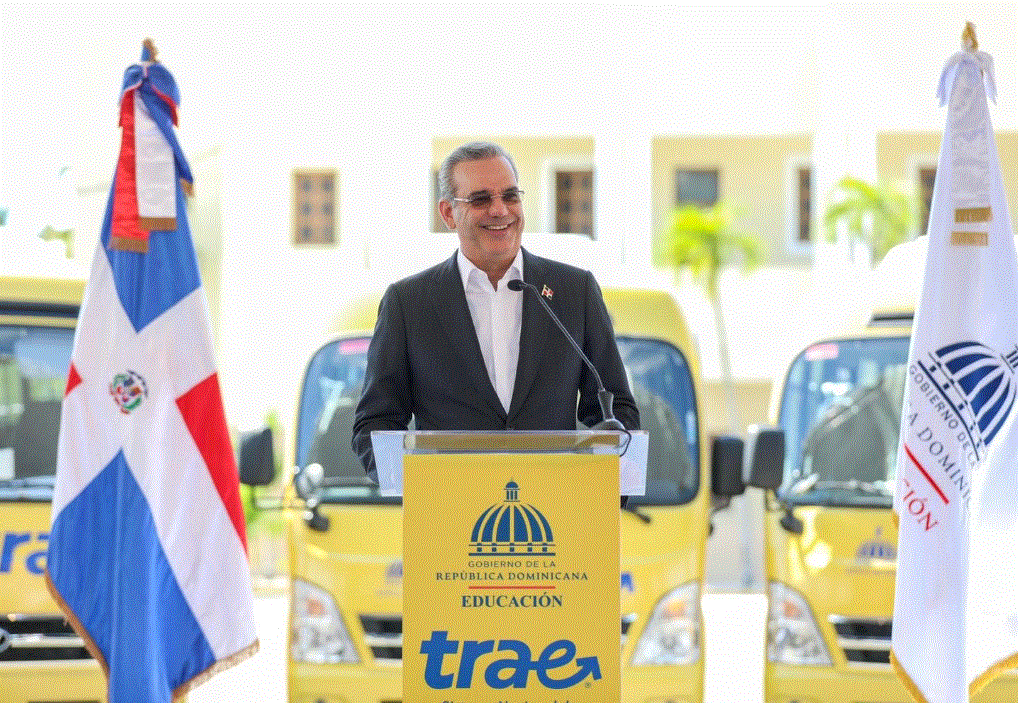 Gobierno inicia Programa de Transporte Escolar; dice se ampliará a todo el país 3 ABINADER 743 Gobierno inicia Programa de Transporte Escolar; dice se ampliará a todo el país