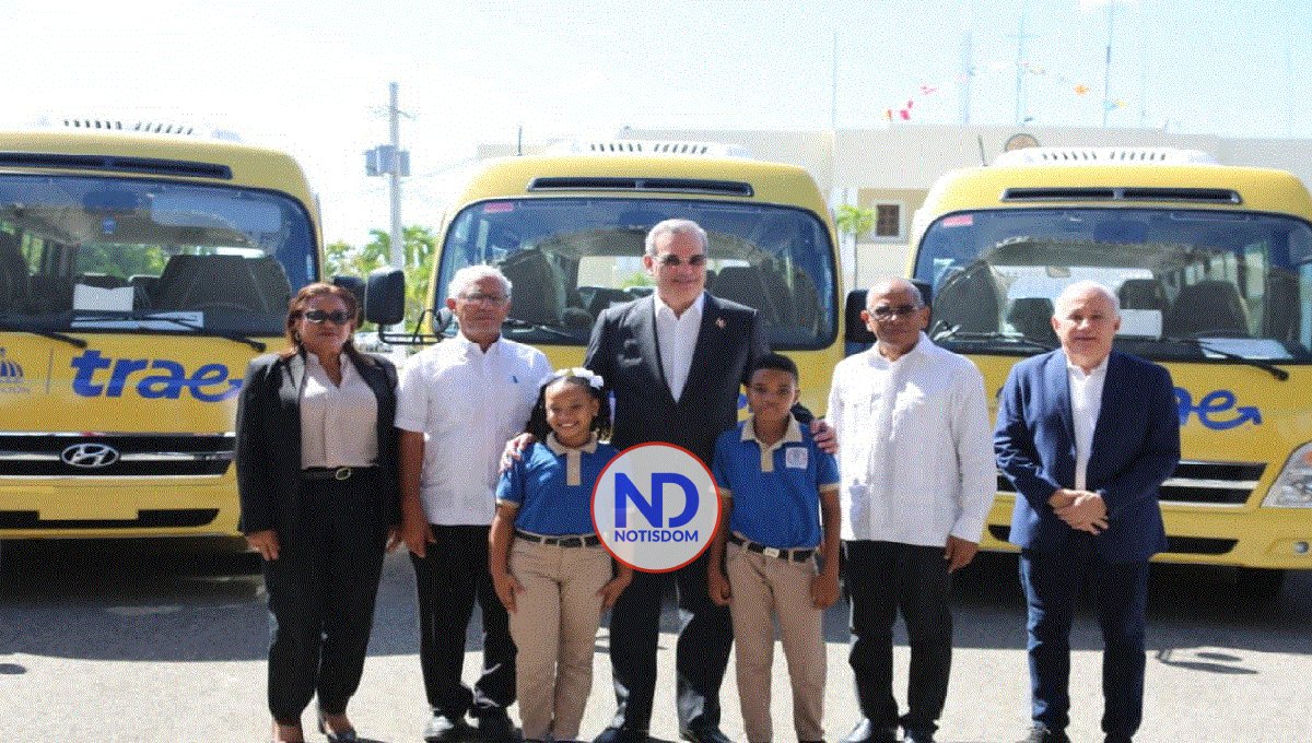 Gobierno inicia Programa de Transporte Escolar; dice se ampliará a todo el país 2 Gobierno inicia Programa de Transporte Escolar; dice se ampliará a todo el país