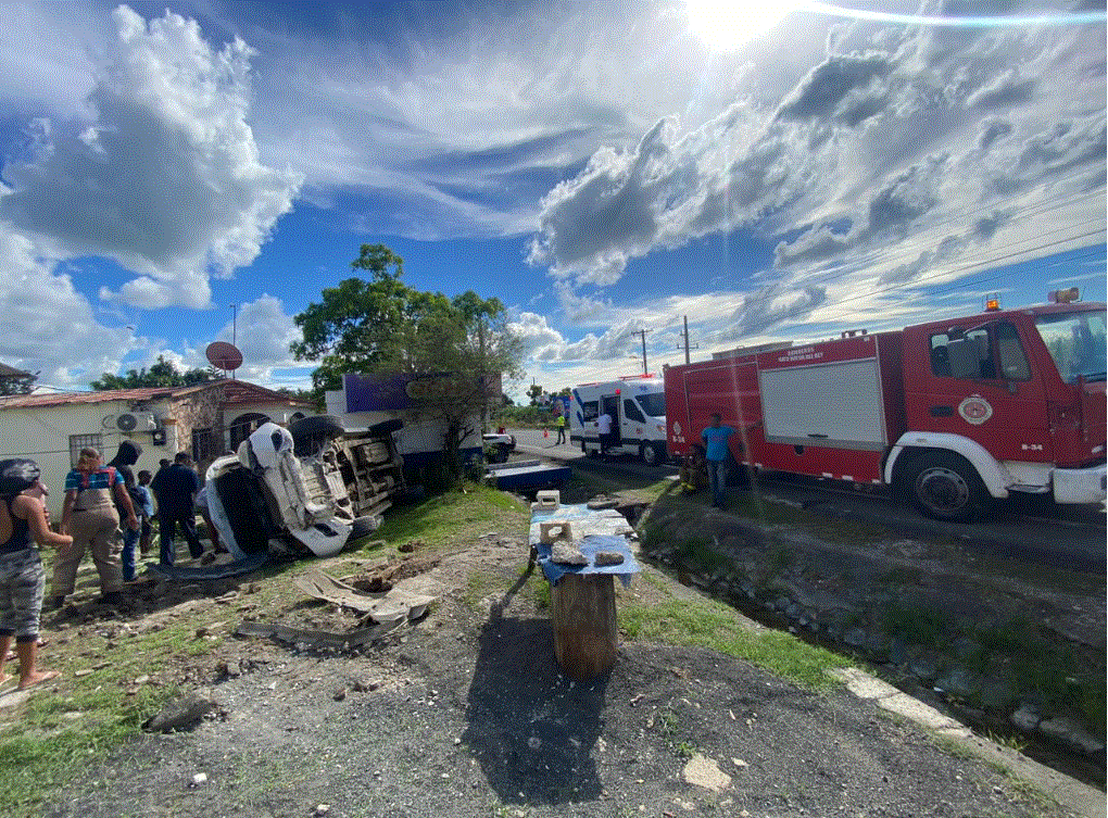 ACCIDENTE SPM Accidente en carretera Hato Mayor-SPM deja tres personas heridas
