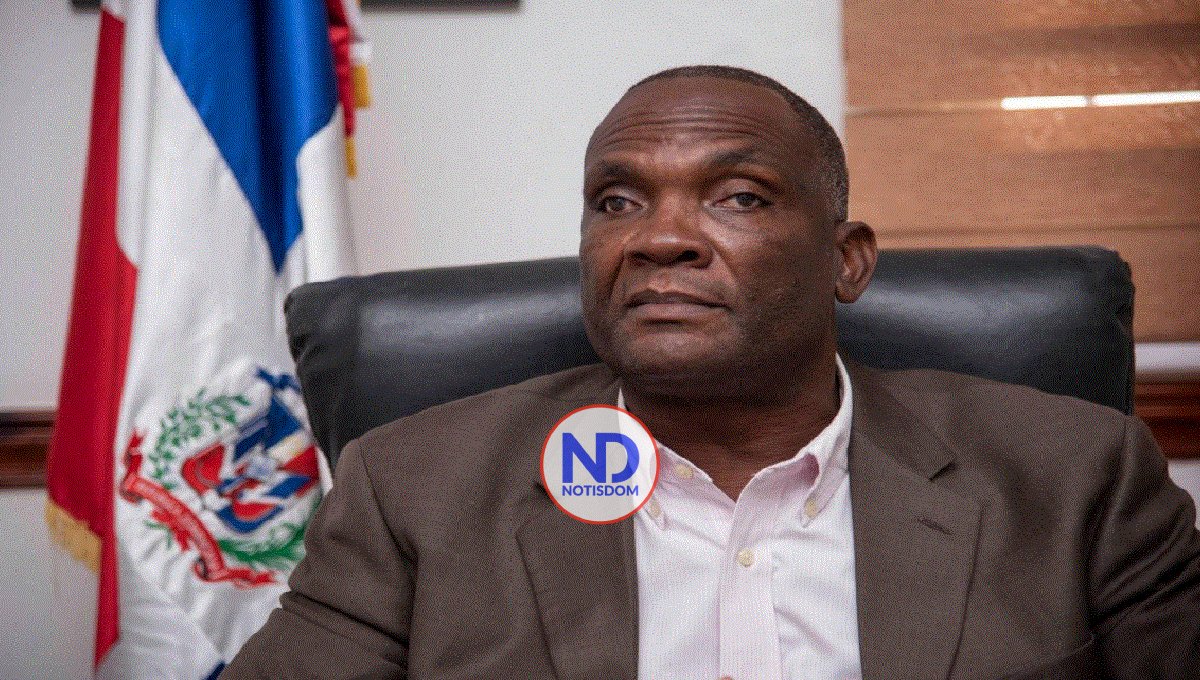 Por atropellos y maltratos, Cristian Encarnación renuncia del PRM