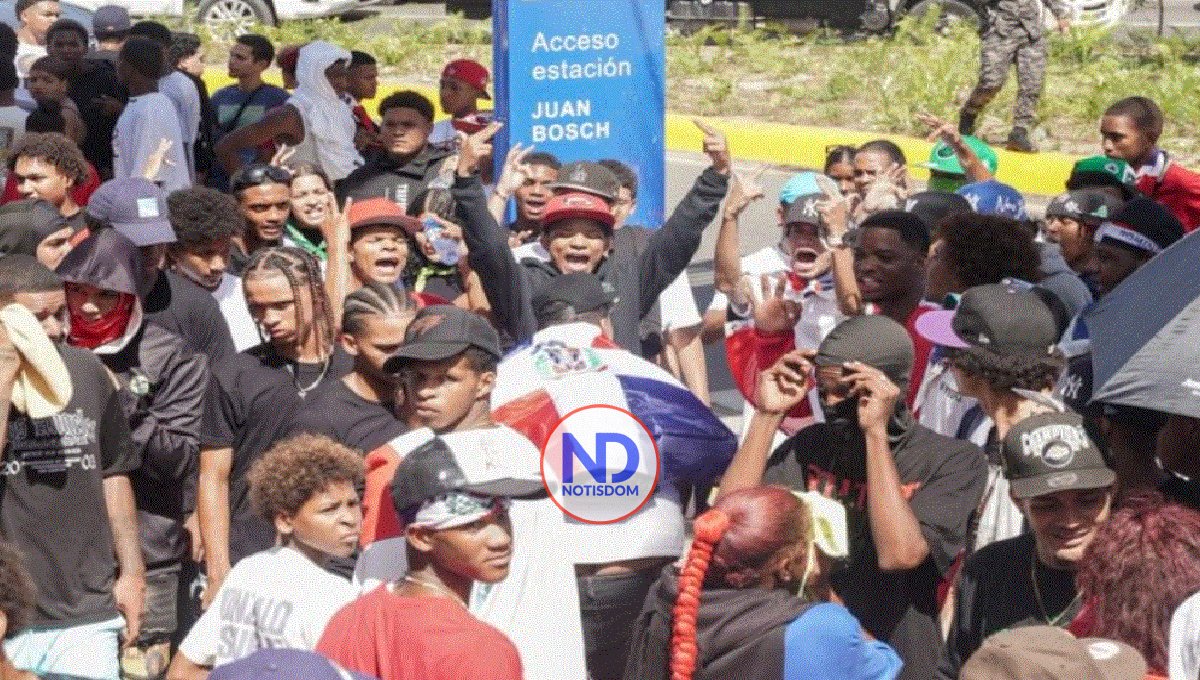 Cientos marchan en el DN para que se mantenga cierre frontera