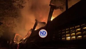 Incendio destruye fábrica en Santiago