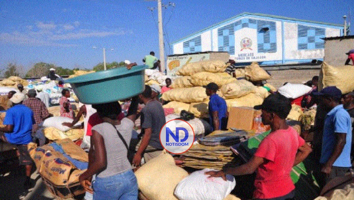 Centenares haitianos cruzan RD a comprar por primera vez en 1 mes